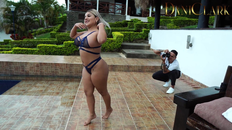 DaniClark: Airbnb Photographer Fucks the Business' Wife