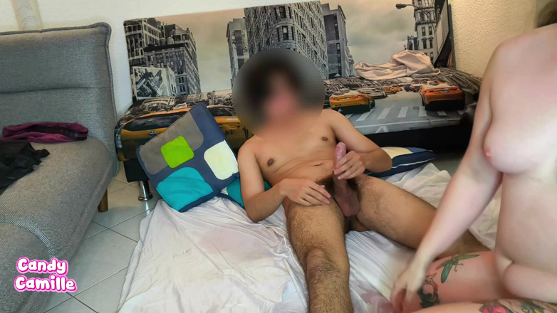 Candy Camille: Ragazzo Vergine Con Un Cazzo Enorme, Vive La Sua Prima...