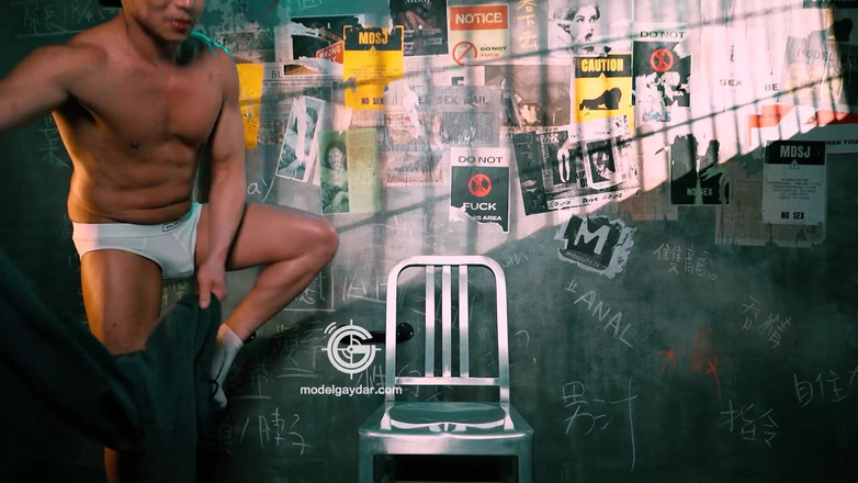 Model Media Cam: Petugas BBQ GIF-008. Percikan daging sapi sperma kasar tiga kali...