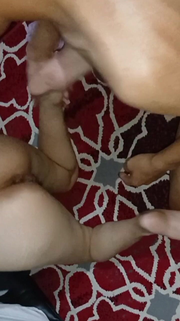 Amazingbeautycum: Com um Funcionário de Minimarket Após Masturbação