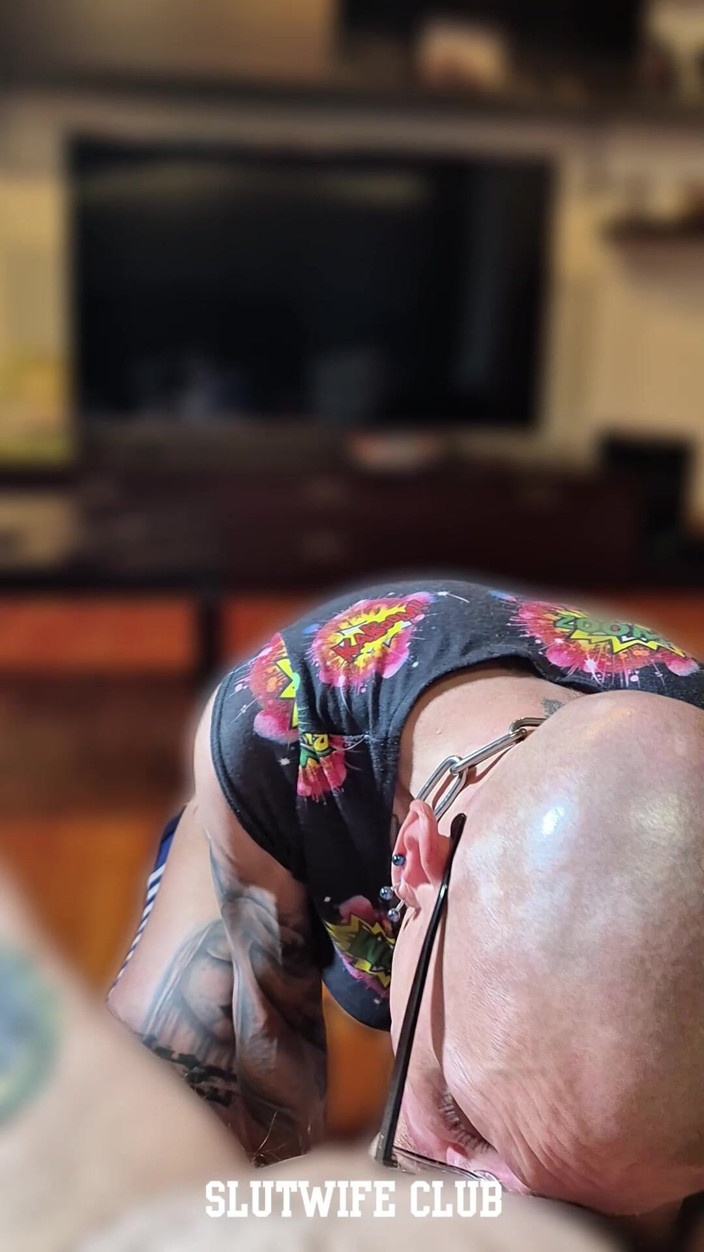 Slutwife Club: Vilja, POV mobile, échauffement de la gorge en allemand