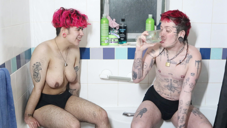 punkgoblin: Mokré T-chlapci: T4t Bath Piss