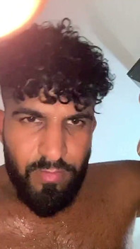 Bakış açısı Arap üvey baba Jafar Jackhammer Gio Pilos