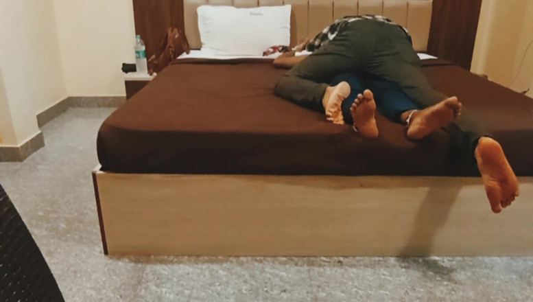 Harder299: Požádala o výtah. Chce přejít na trh. Desi vesnice Bhabhi