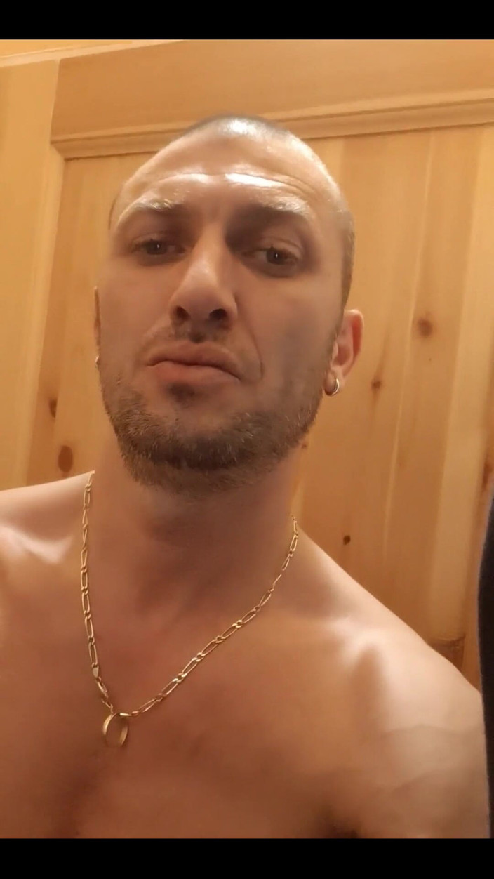 Boy jerking off: Jag tar min avkoppling i solarium