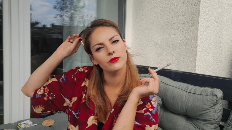 Naughty Natascha: Тихий послеобеденный дым