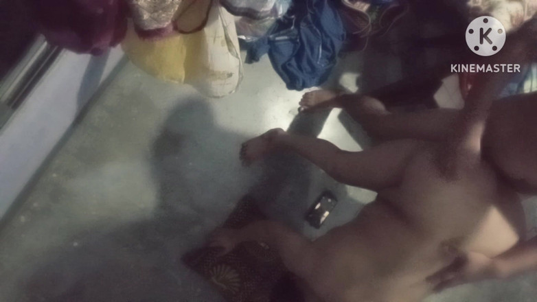 T. Sonai: Lokalny domowy romantyczny romans