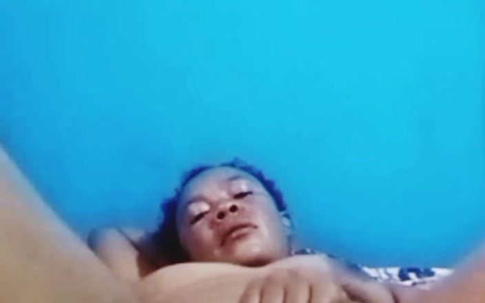 Sugarmama video call mutual masturbation: मम्मी वीडियो कॉल पर अपनी चूत खेलती है, ep6