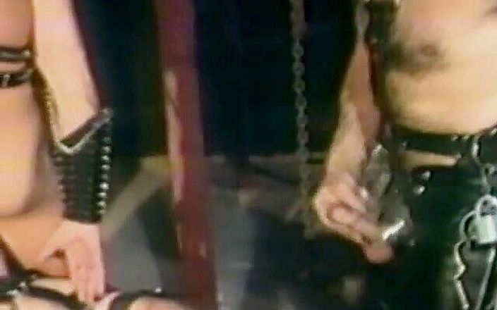 Tribal Male Retro 1970s Gay Films: Foto's van de zwarte dans deel 2