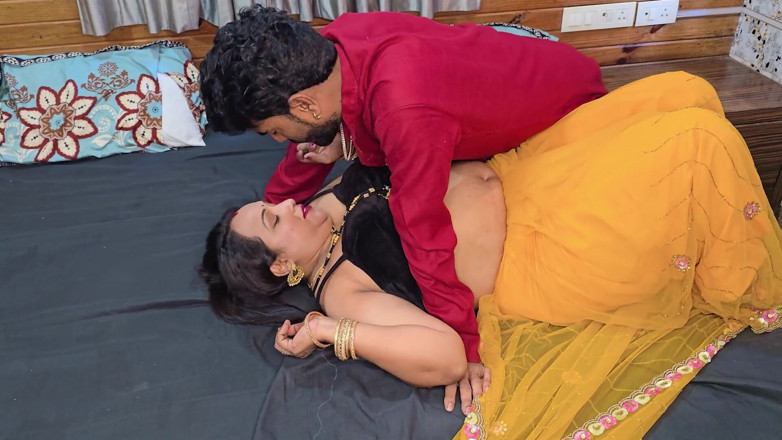 Aaka: भारतीय हॉट बड़ी गांड वाली लड़की और सेक्सी लड़का बहुत अच्छी सेक्सी चुदाई