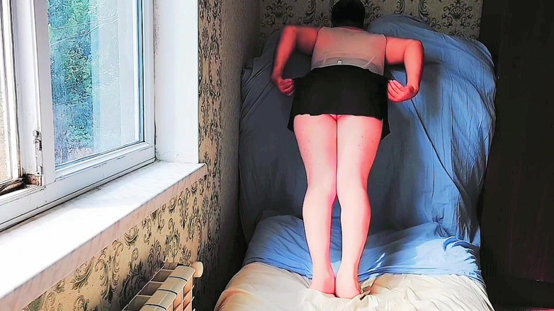 Kitty_Cross: Le giocose femboy si godono un caffè con un abito...