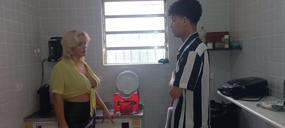 Raquel Cardoso Da Rosa: मैंने अपनी सौतेली बेटी की कॉलेज दोस्त के साथ सेक्स किया
