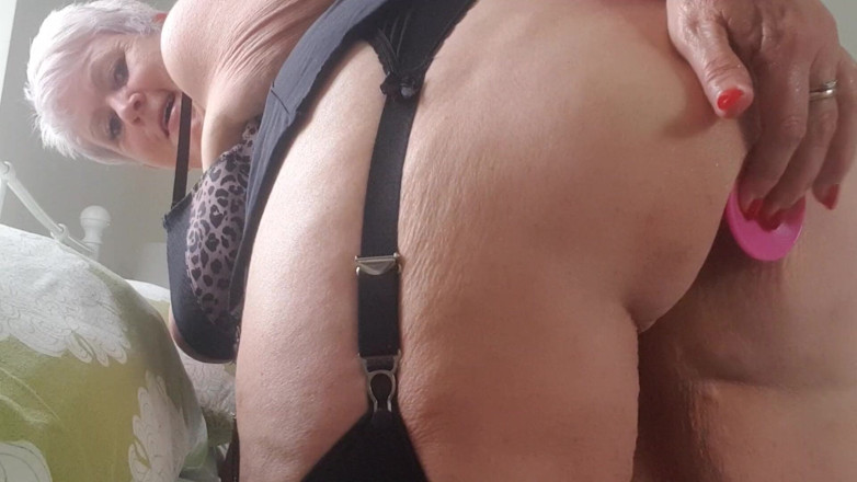 Uk Joolz: Anal training ready for his big cock
