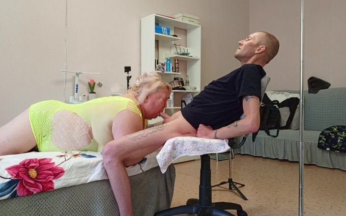 Zona901: Un ami suce une grosse partie du sperme chaud d’une...