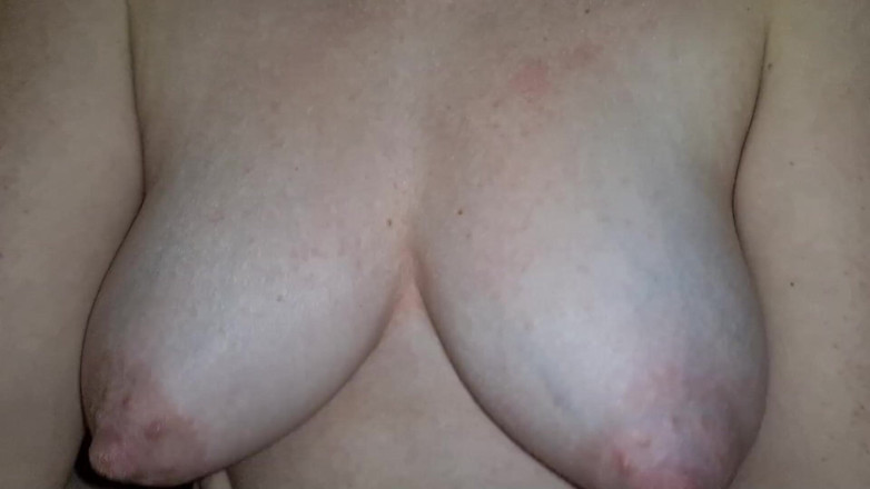 Testicarl: Bini MILF hamil berkongkek semasa bercurang dengan orang asing selama...