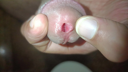 Desi shikha: Un ragazzo indiano si masturba in bagno