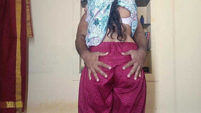 Palani69: Ibu rumah tangga dientot gaya doggy habis-habisan xxx