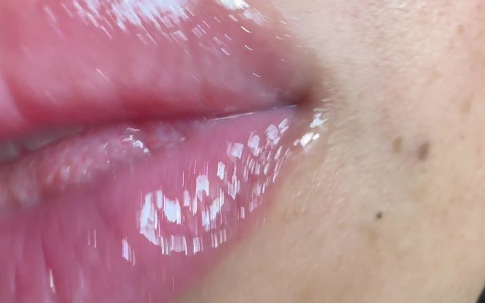 Asmr_mouth: Giantess đưa người đàn ông nhỏ bé này vào miệng cô ấy