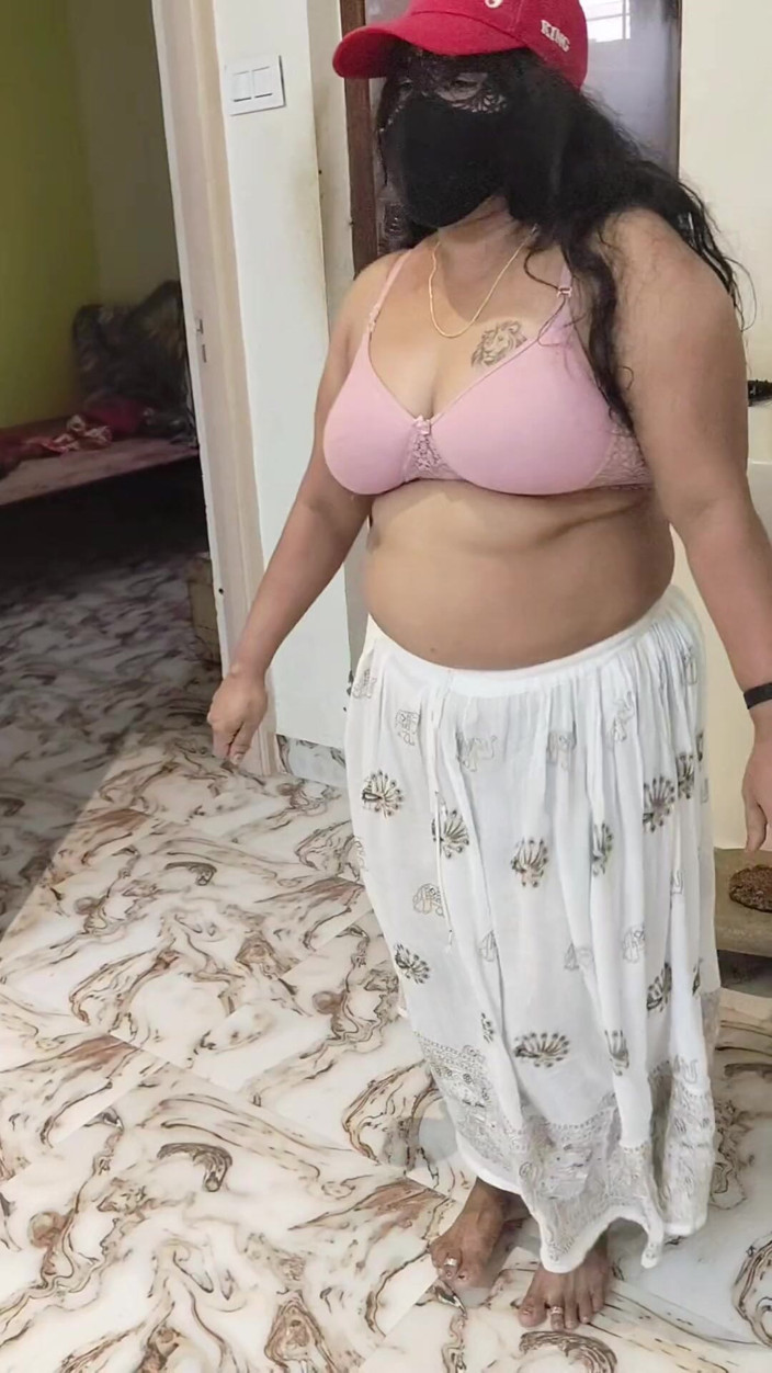 Thesana: ताश के पत्तों का खेल चार लोगों की चुदाई में बदल जाता है
