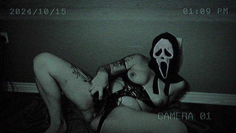 EeveeXo: Paranormal Faptivity Ghostface Spotted on Cam