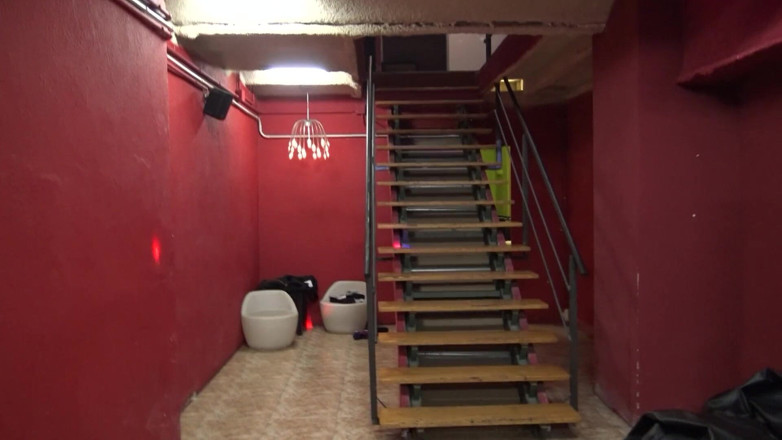 Gaybareback: Yago Sinner used by Randi Junior in a common bathroom...