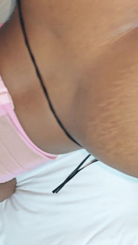 seksi sauteli mammi chodne laayak phrench phrench ko bare kaale land dvara hastamaithun karte hue pakra jaata hai. sabse achchhi bari gand kaala. Doggystyle