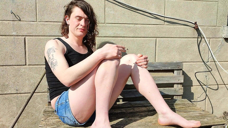 Sara B: Sara rookt buitenshuis