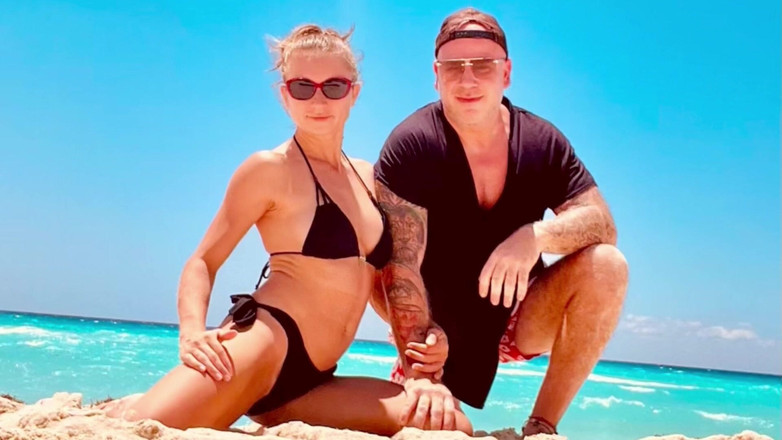 Caribbean Couple: Europeia em um albergue no México é penetrada e goza o...