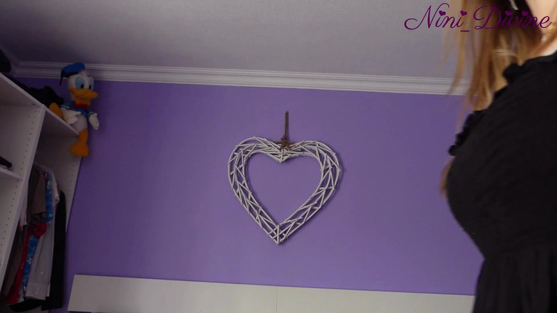 Nini Divine: Pegue meus peitões naturais e fode minha bunda redonda, meu...