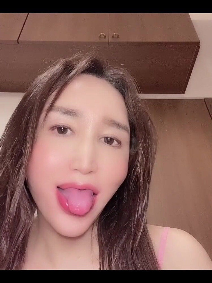 TS Shizuka: これは唾液フェチの人向けの動画です