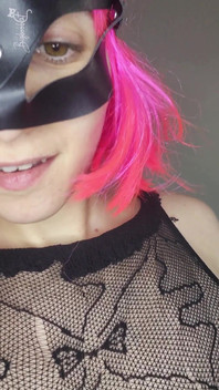 Kedicik Maskem Ve Büyük Göğüslerimle Arzumun Tadını Çıkar