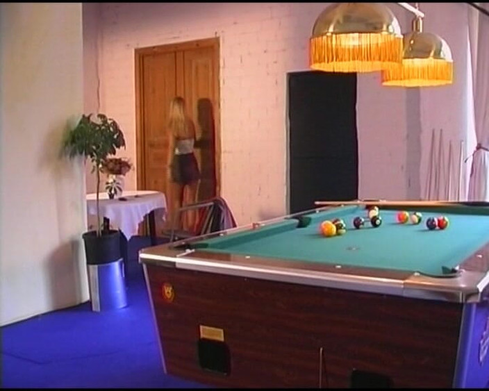 Deutsche XXX Filme: Blonďatá kočička z Německa dostala její těsnou kundičku celou ošukanou...