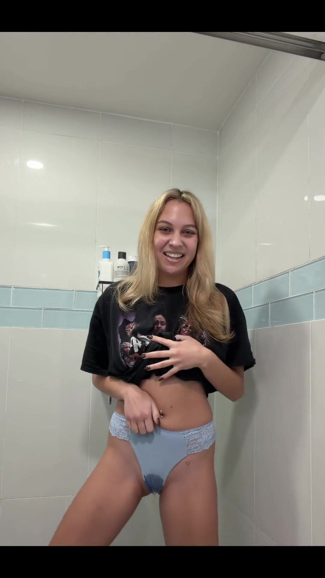Love My Messy Pees! (Tiffstreatsxoxo) Love My Messy Pees! (Tiffstreatsxoxo)