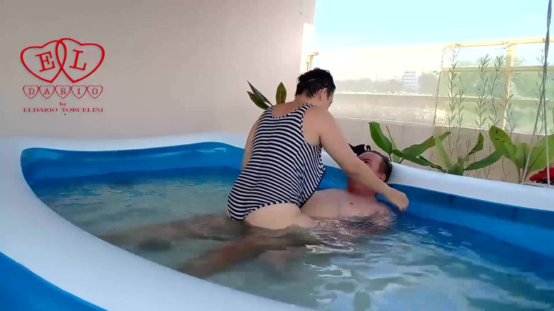 Strange stepfamily: Breath holding underwater. Domination rough sex. Nudist Regina Noir swimming,...