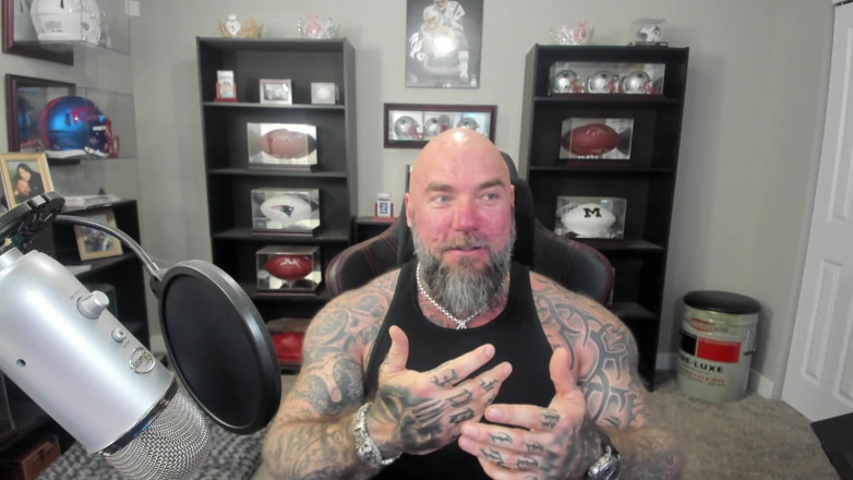 Raw and Uncensored with Masculine Jason: Ця людина зіпсує твоє життя!