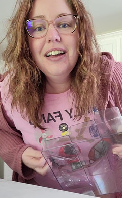 KinkyKatie: Bu konuda çok heyecanlıyım! Küçük şeyler, dostum!