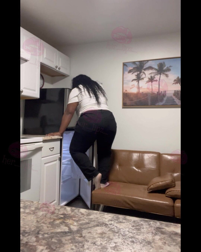 Anye Meshell: Eu estava entediada ...