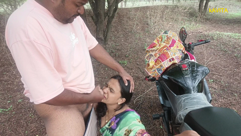 Kavita _zawazawi: Kavita Bhabhi Šuká v džungli s Tatyou zezadu, lízání zadku a špinavé...