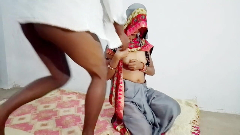 Amit yadav: La voisine bhabhi baise pendant la journée