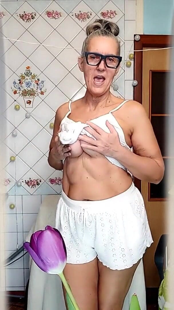 Hot Housewife Lukerya Masturbates on a Washing Machine, Russian MILF Solo, Teases in White Shorts (Cherry Lu) Hot Housewife Lukerya Masturbates on a Washing Machine, Russian MILF Solo, Teases in White Shorts (Cherry Lu)