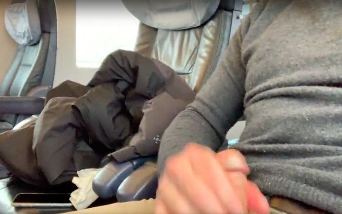 Tjenner: Com tesão em My Commute, eu masturbava meu pau no...