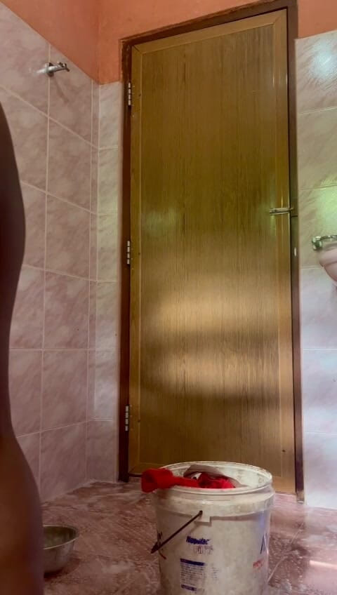 Sweetysingle: Nahá domácí práce