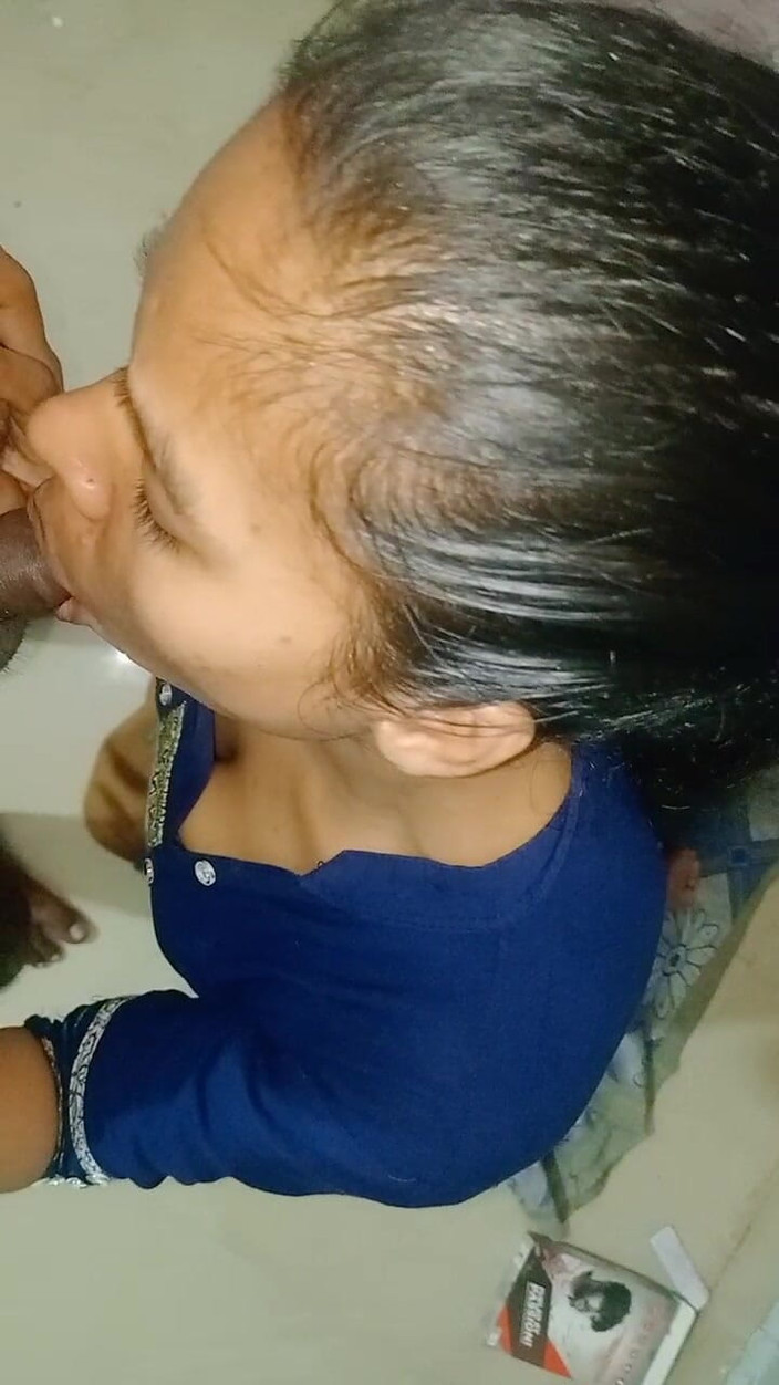 NikiRathod: Kouření a olejová masáž ptáka