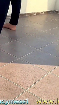 Блондинка з високим азіатським великим членом, домінуючим трансом, трахається на відкритому повітрі з великою дупою порнозірки Magic Michel