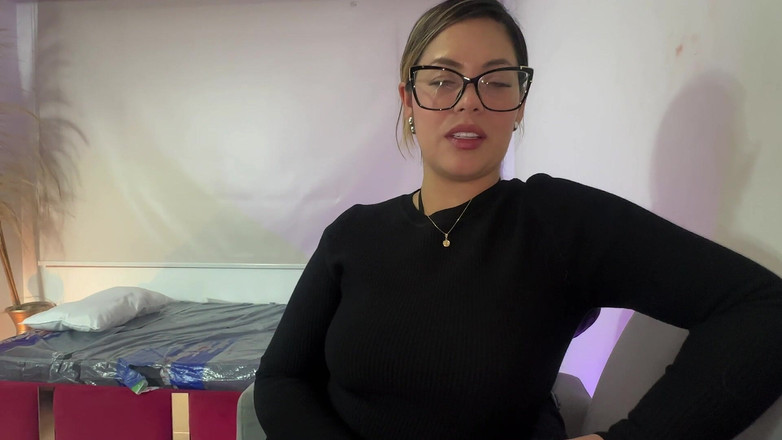 FelipeSkullX: Moje macecha vymačká všechno sperma z mého ptáka, abych se...