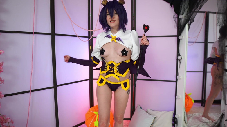 Olivia Westsun: Pervent Utena si hraje s kozami, robertkem a stříkáním