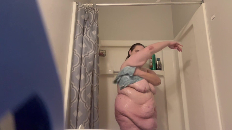 Fat Goddes: 汚いデブビッチシャワー