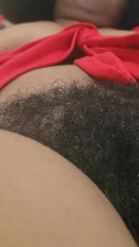 ekal baalon vaali chodne laayak mammi ki achchhi chudaee - baalon vaali choot antrang men dikhti hai