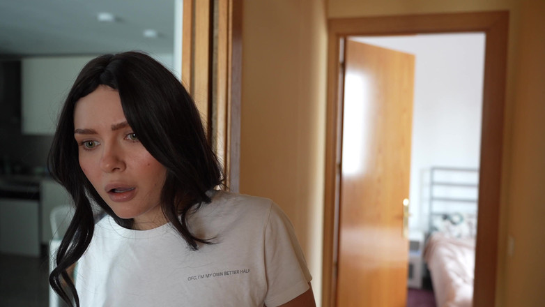 Alexa Poshspicy: La mia sorellastra fingeva di essere una bambola del sesso,...