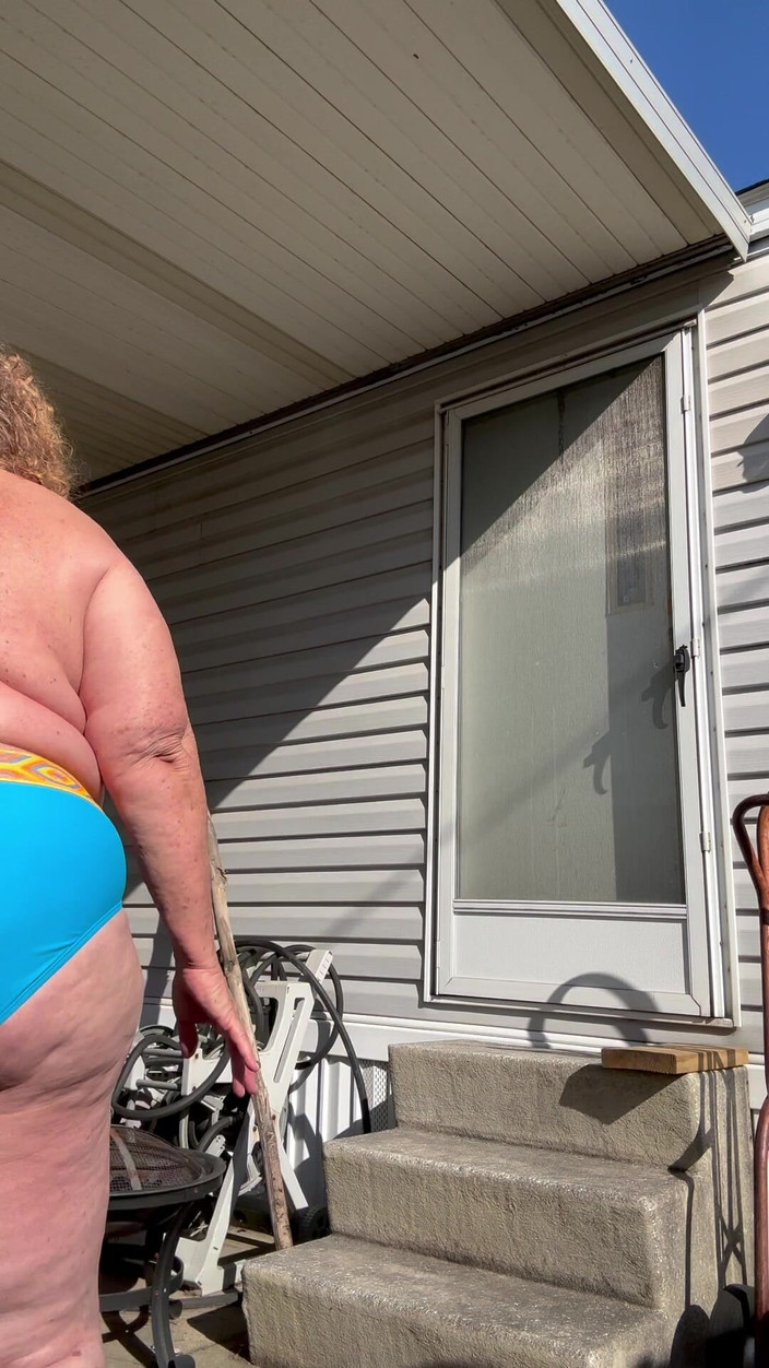 Big Ass 4 U: Strip-tease en plein air
